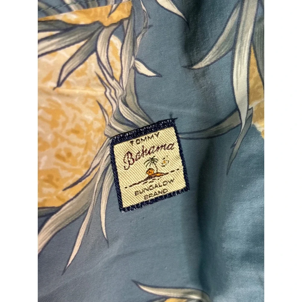 Tommy Bahama Mens Blue Pineapple Print Swim Trunks Bungalow Cargo Shorts L